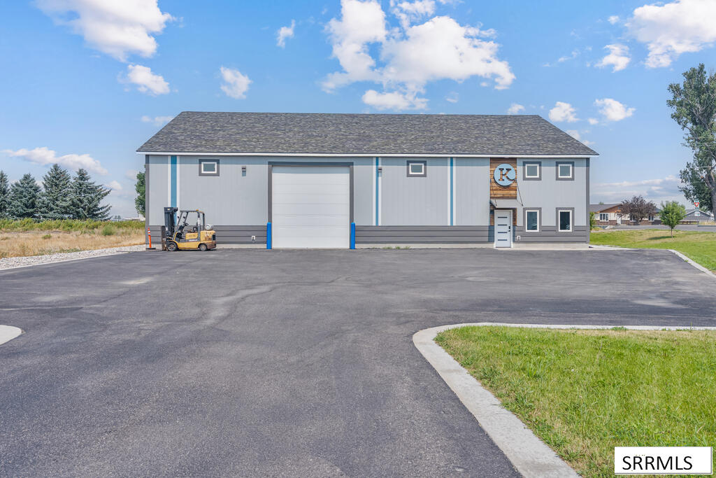 573 Business Loop Property Photo 1
