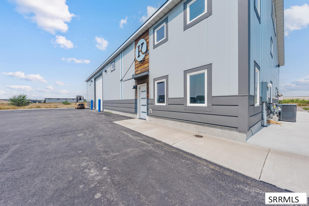 573 Business Loop Property Photo 2
