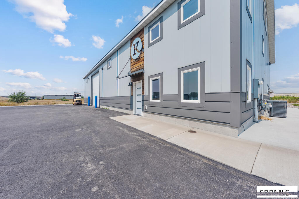 573 Business Loop Property Photo 1