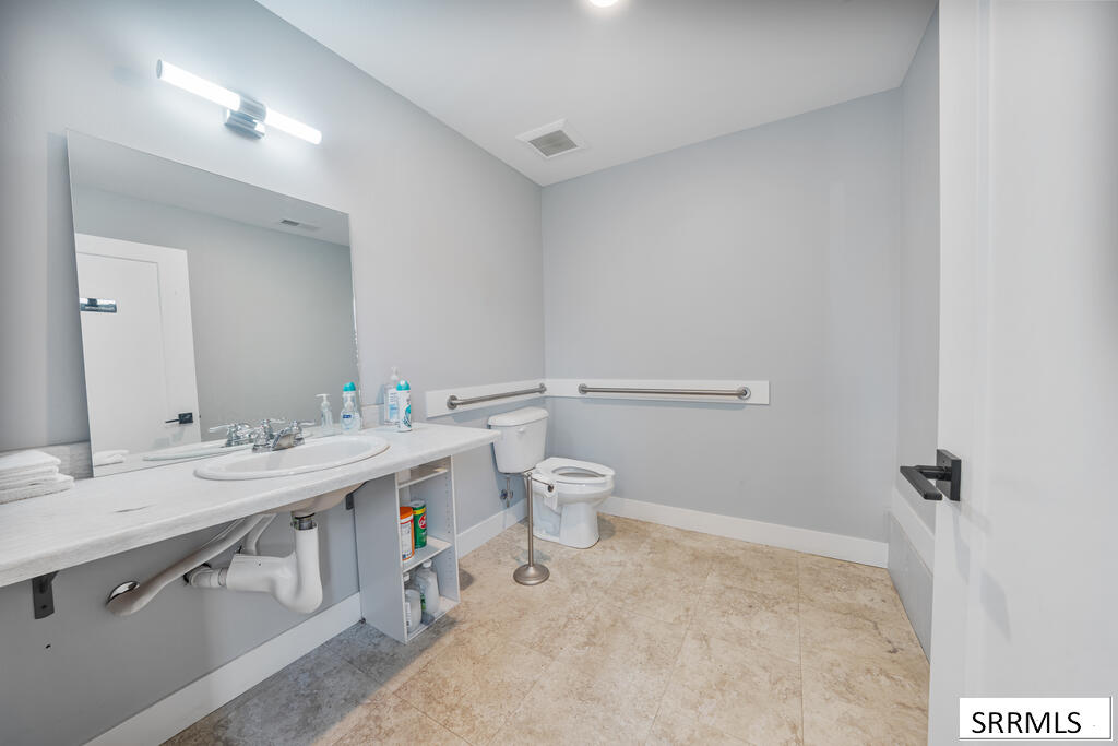573 Business Loop Property Photo 21