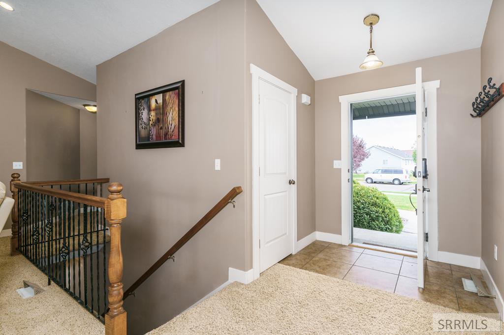4909 Sabrina Property Photo 5