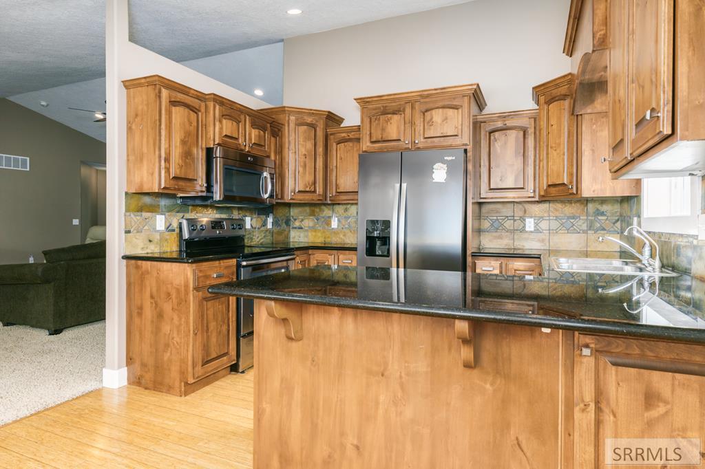 4909 Sabrina Property Photo 9