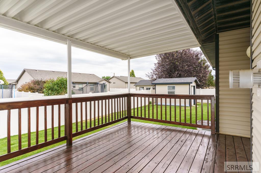 4909 Sabrina Property Photo 15