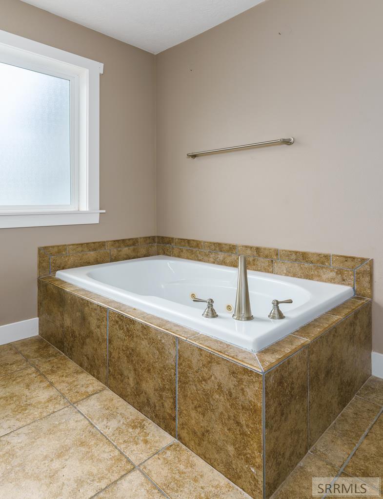 4909 Sabrina Property Photo 24