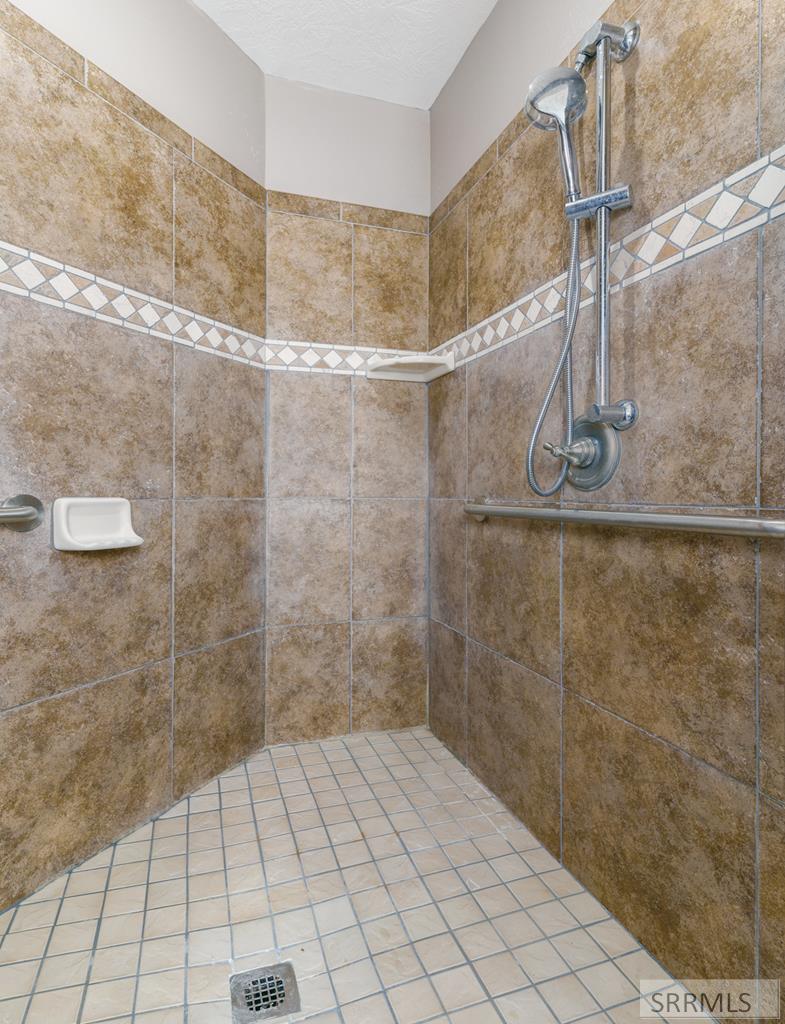 4909 Sabrina Property Photo 25