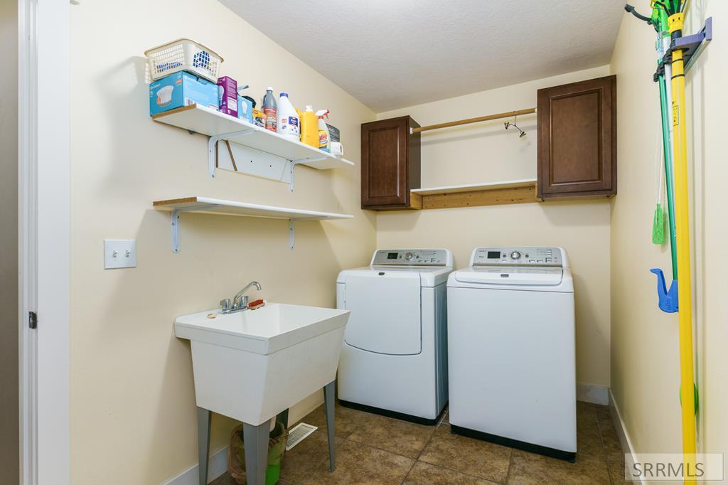 4909 Sabrina Property Photo 32