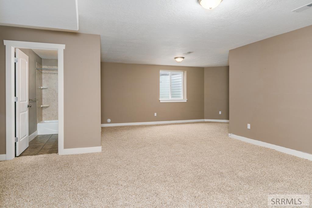 4909 Sabrina Property Photo 33