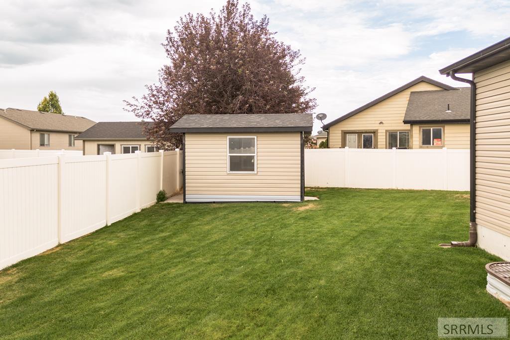 4909 Sabrina Property Photo 48