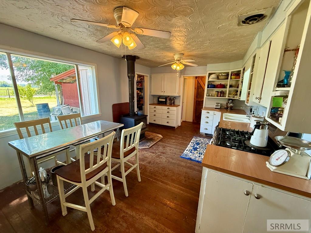 2 Hammon Drive Property Photo 14