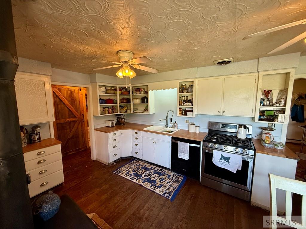 2 Hammon Drive Property Photo 15