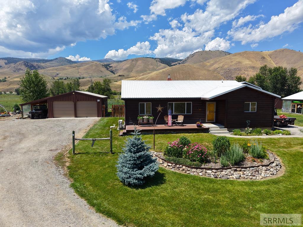 662 N Highway 93 Property Photo 1