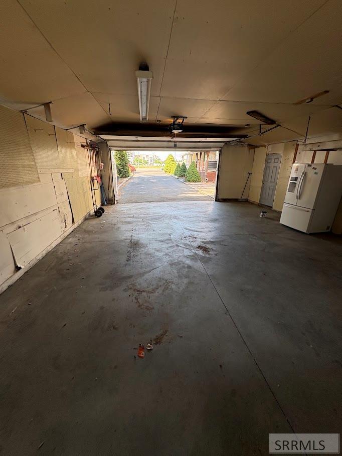 880 1st Street Property Photo 5