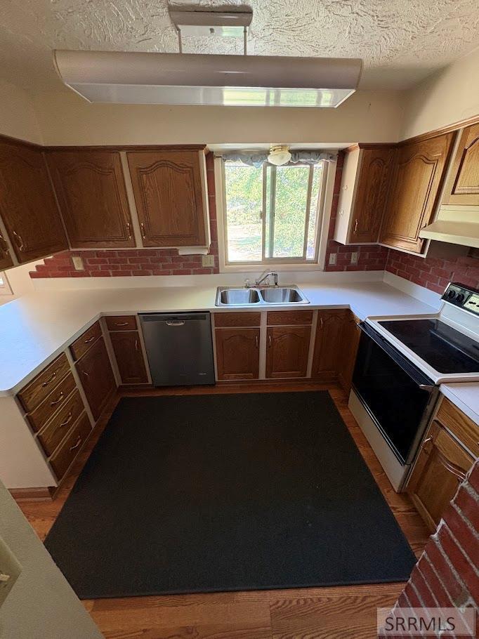 880 1st Street Property Photo 13