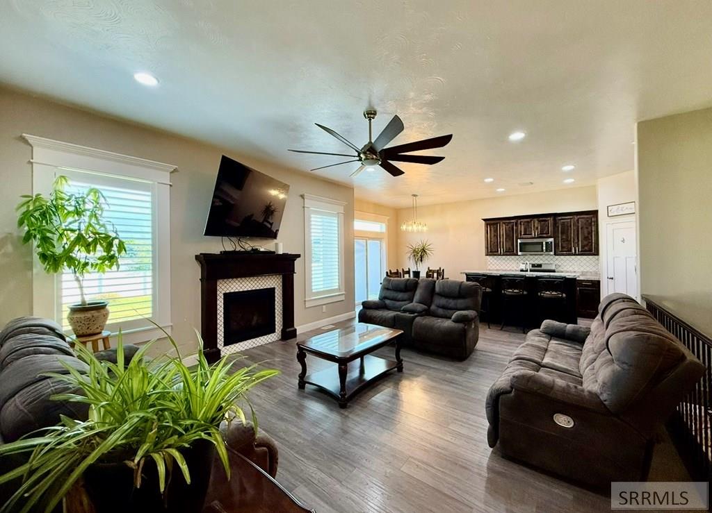 5138 Brylee Way Property Photo 5