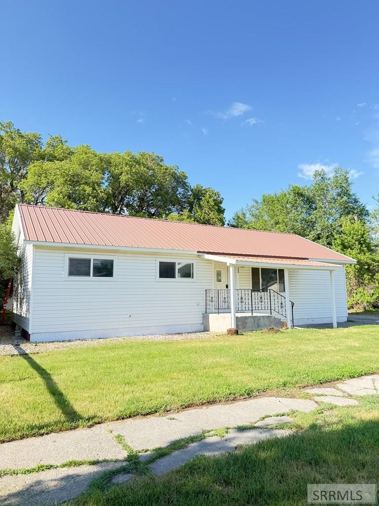 352 W 1 N Property Photo