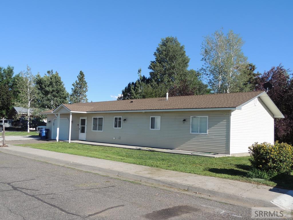 790 E Targhee Street Property Photo 1