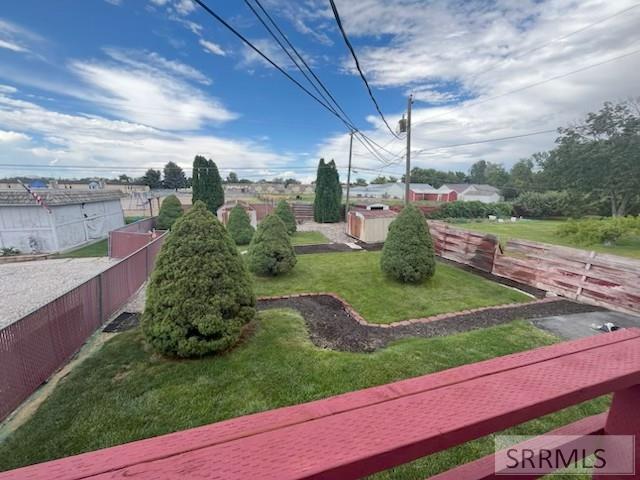 586 Boyd Property Photo 3