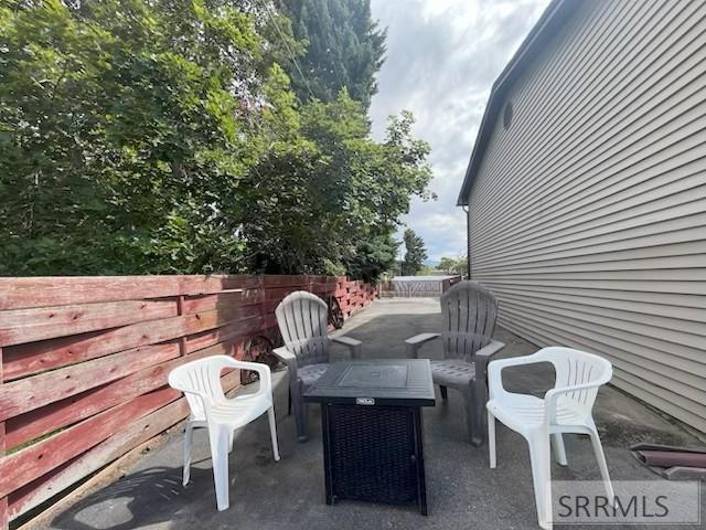 586 Boyd Property Photo 7