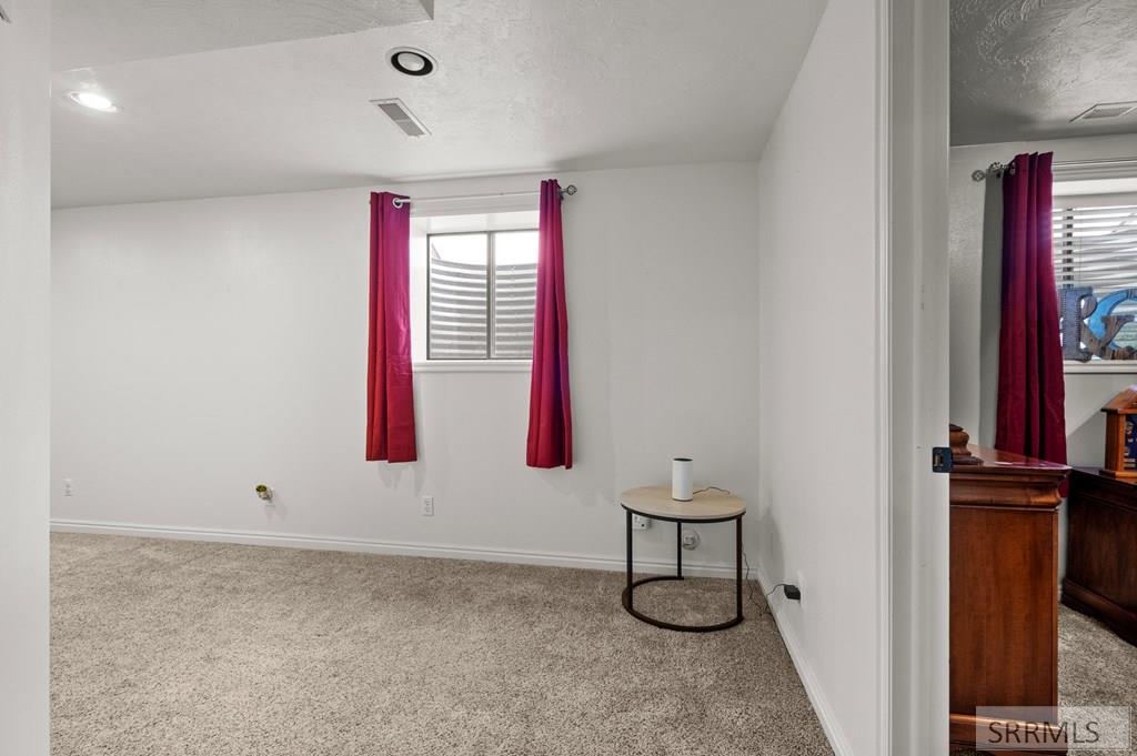 190 W 4 N Property Photo 32