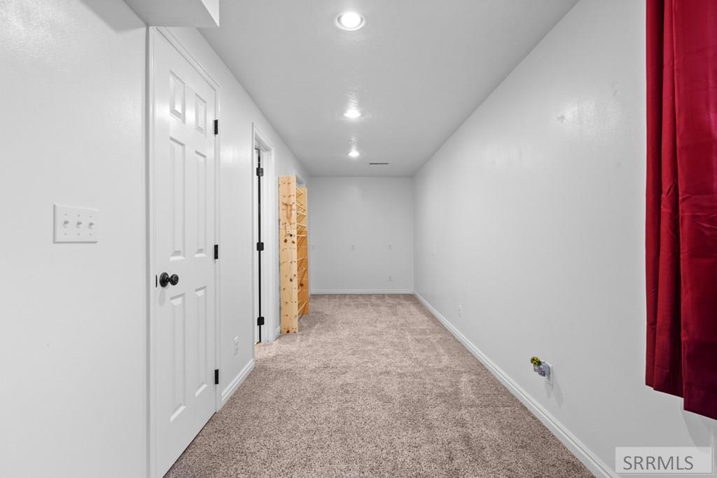 190 W 4 N Property Photo 35