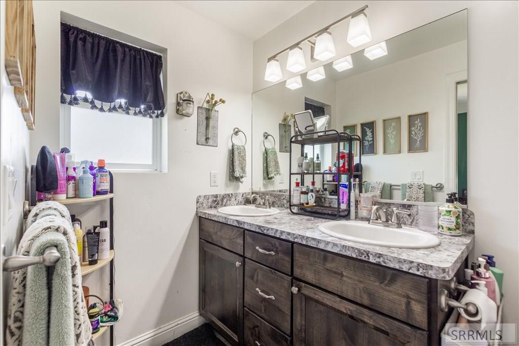 3974 E Hyrum Drive Property Photo 12