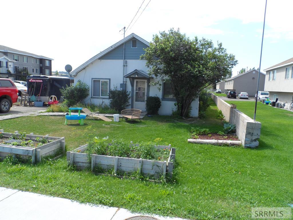 437 W 6th S Property Photo