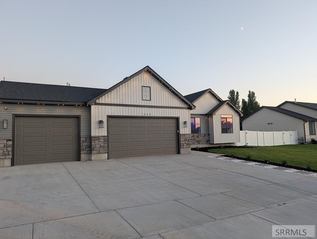 3842 Hidden Valley Drive Property Photo 6