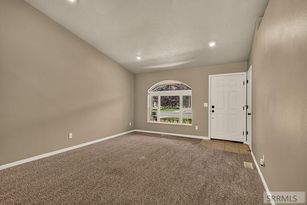 3881 E Clearfield Lane Property Photo 6