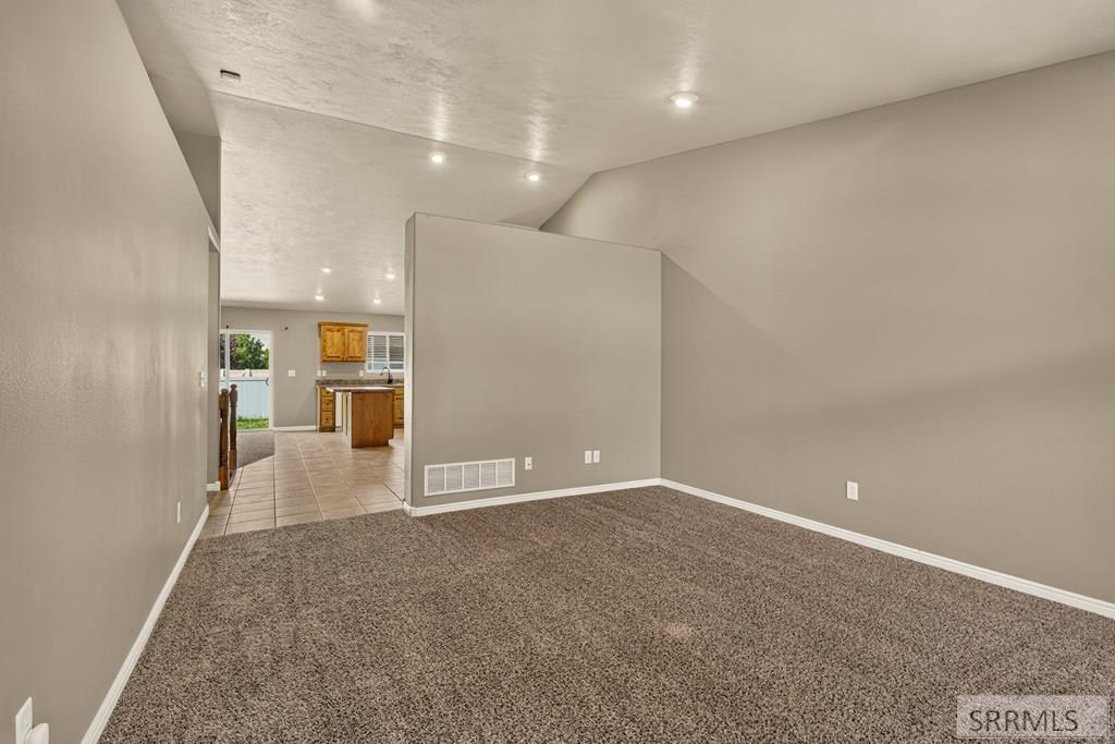 3881 E Clearfield Lane Property Photo 7