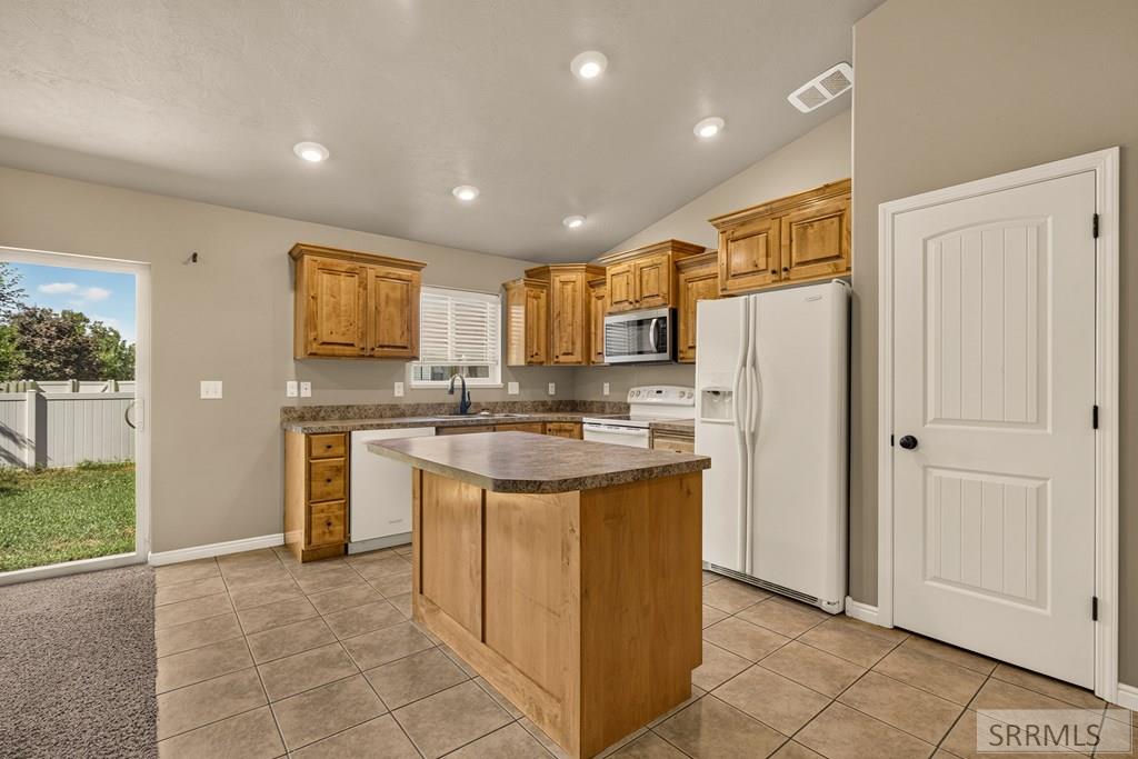 3881 E Clearfield Lane Property Photo 9