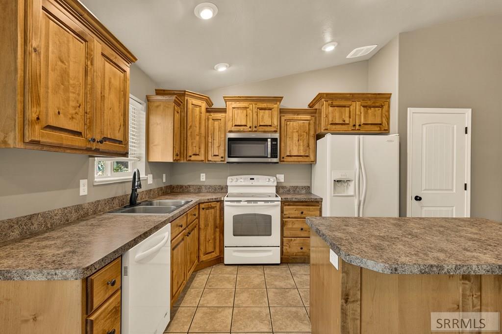 3881 E Clearfield Lane Property Photo 10