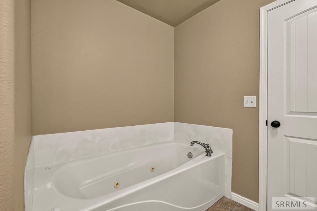 3881 E Clearfield Lane Property Photo 18