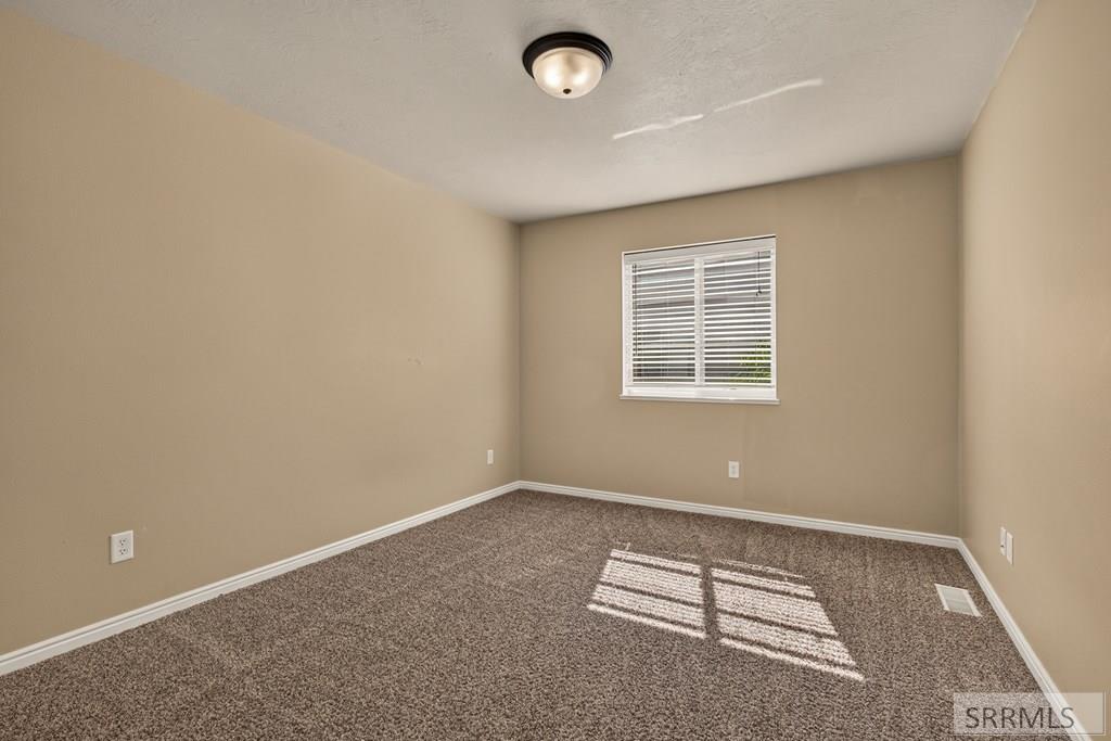 3881 E Clearfield Lane Property Photo 26