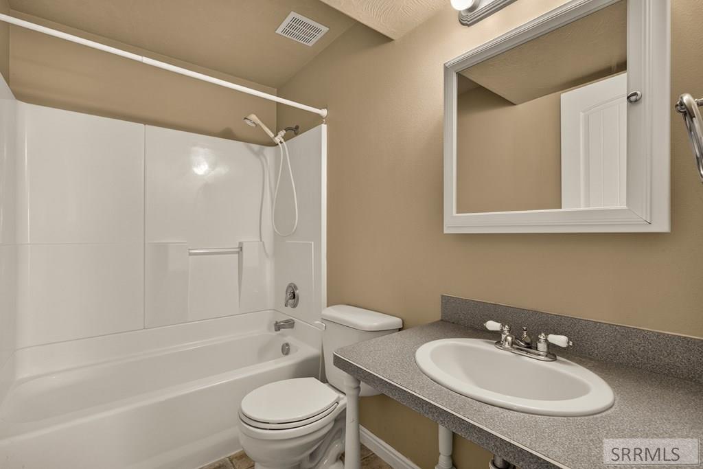 3881 E Clearfield Lane Property Photo 31