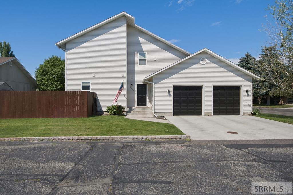 2194 Pend Oreille Circle Property Photo 1