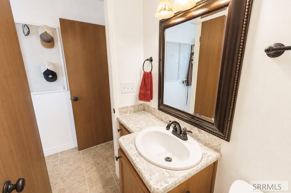 347 S Skyline Drive Property Photo 6