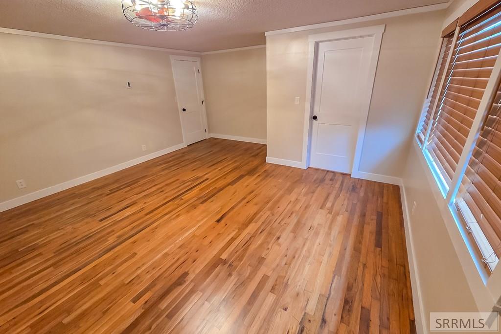 347 S Skyline Drive Property Photo 7