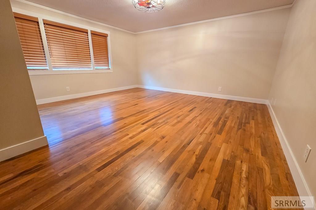 347 S Skyline Drive Property Photo 8