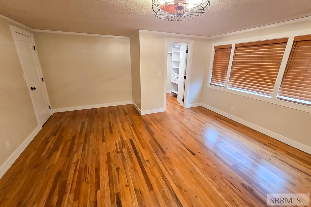 347 S Skyline Drive Property Photo 9