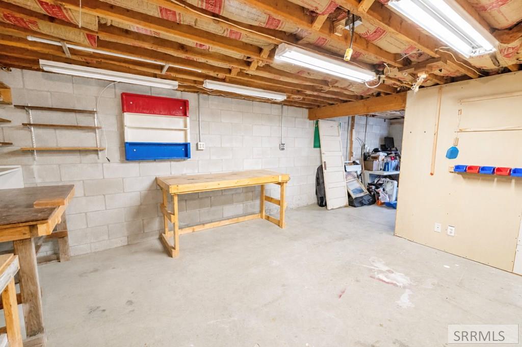 347 S Skyline Drive Property Photo 12