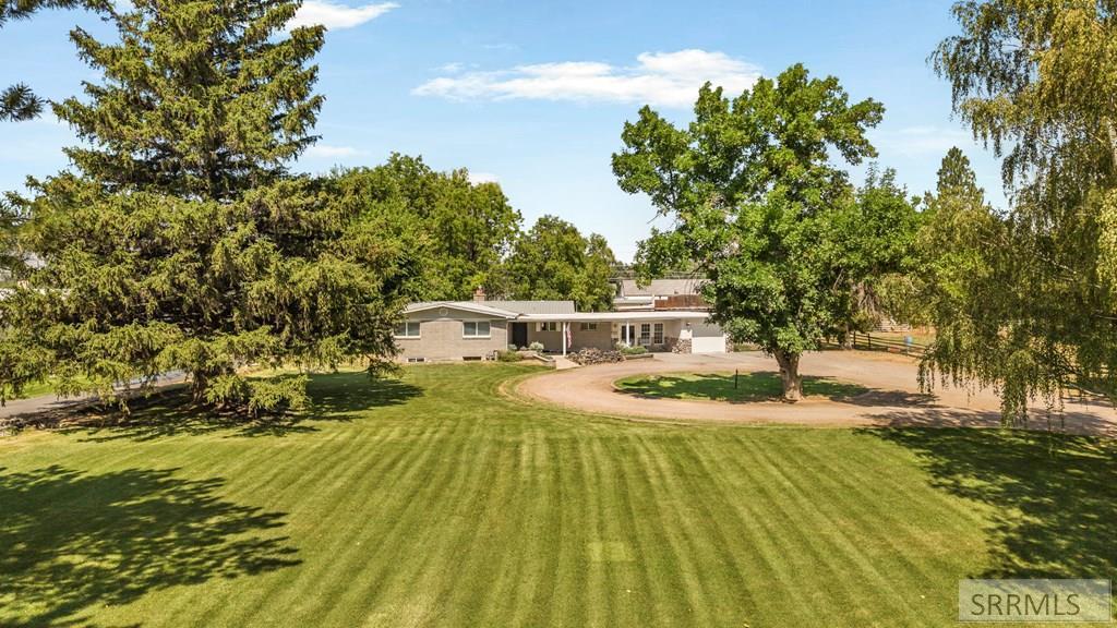 1355 S Shilling Avenue Property Photo 2