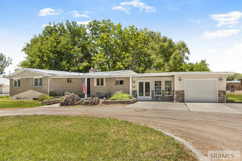 1355 S Shilling Avenue Property Photo 3