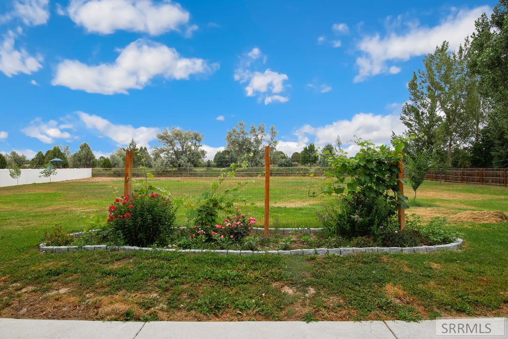 4234 E 295 N Property Photo 33