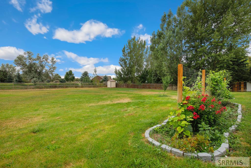 4234 E 295 N Property Photo 34