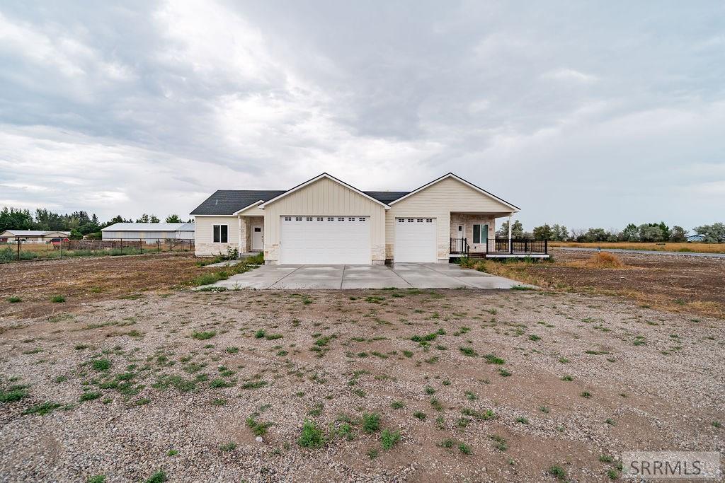 3811 E 228 N Property Photo 3