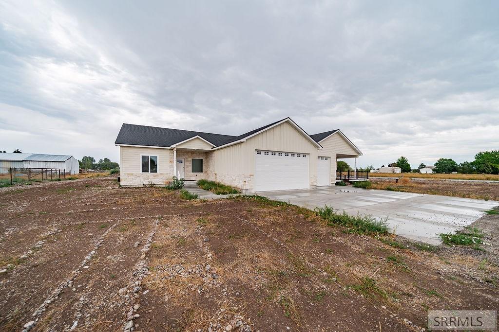 3811 E 228 N Property Photo 5