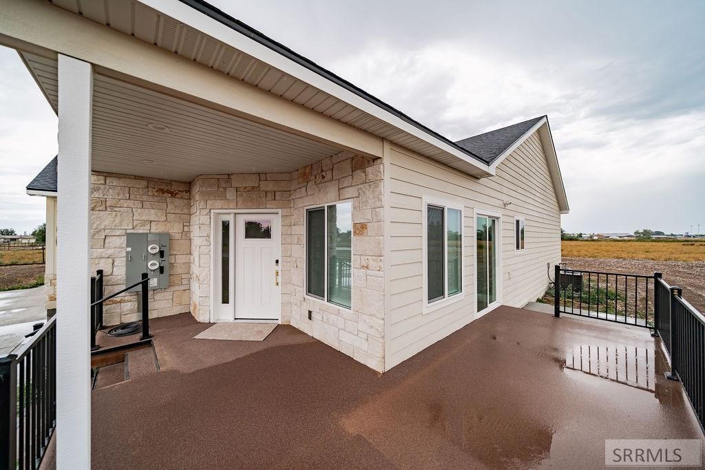 3811 E 228 N Property Photo 9