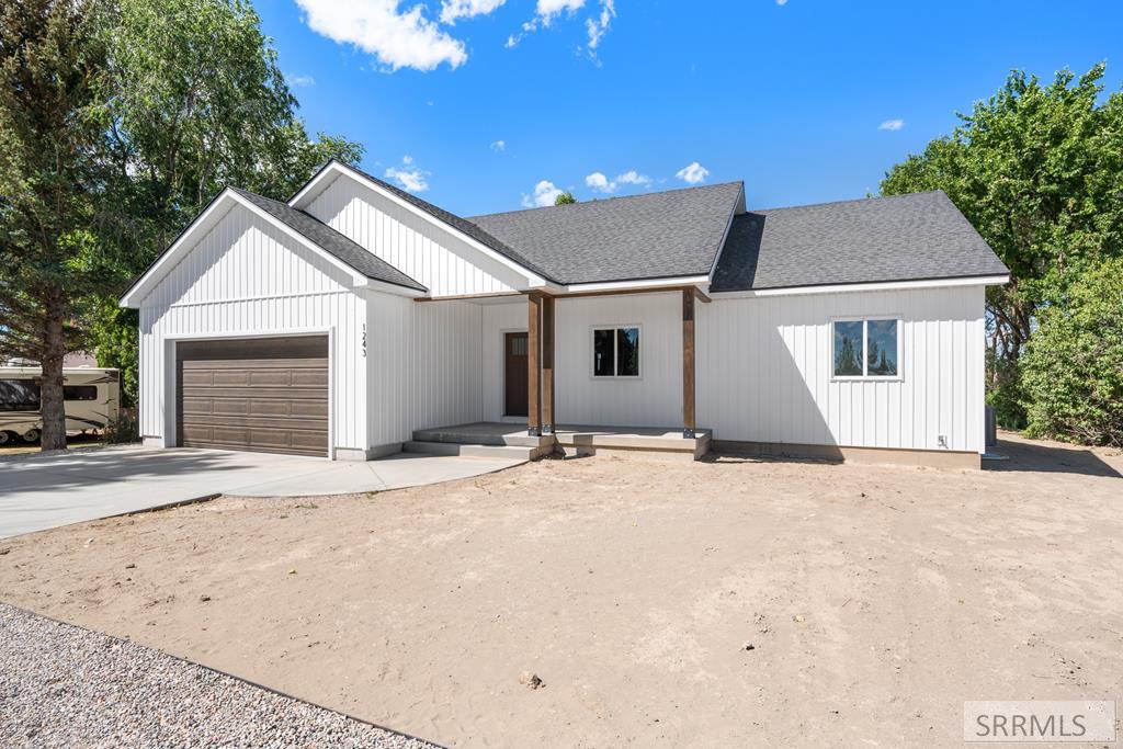 1243 E 1500 N