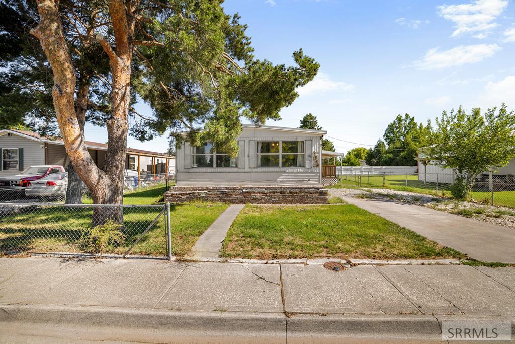 3665 E Upland Street Property Photo 1