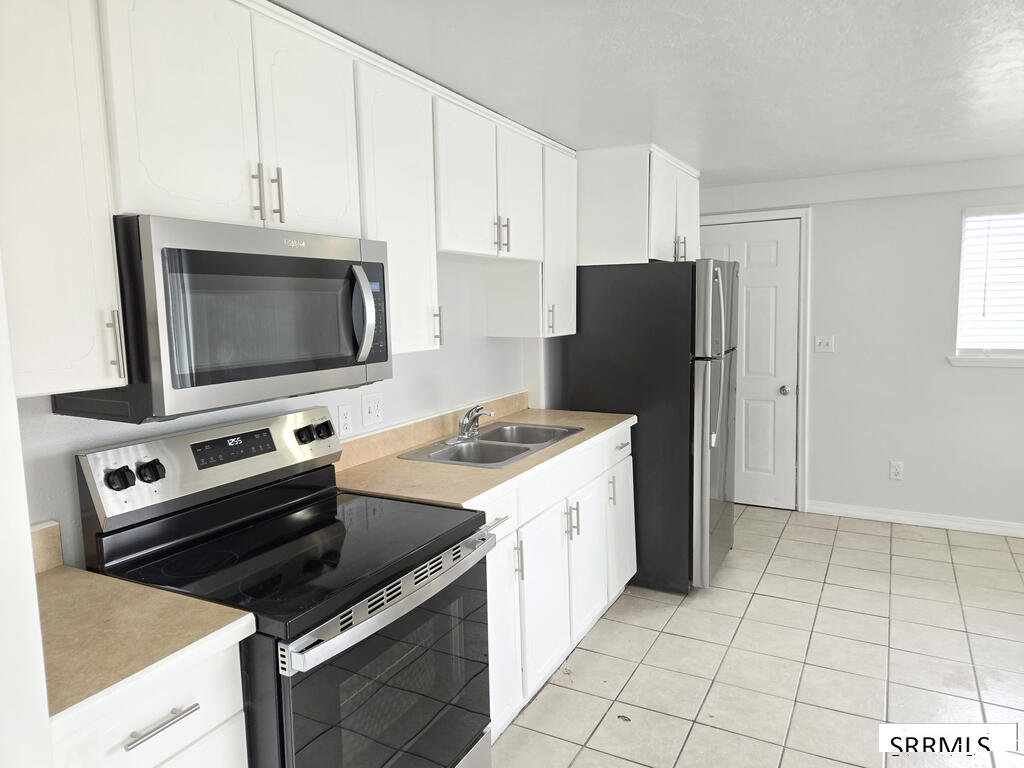 3844 Jason Avenue Property Photo 4